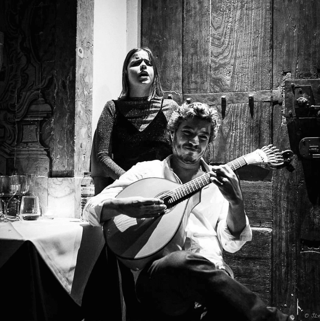 fado-show-experience-lisbon-tour-best-wild-walkers-tours-discover-lisbon Fado Show the best experience in Lisbon